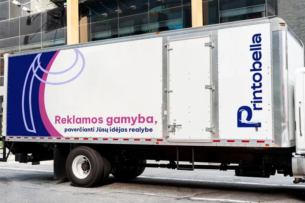 reklama ant automobilio truck